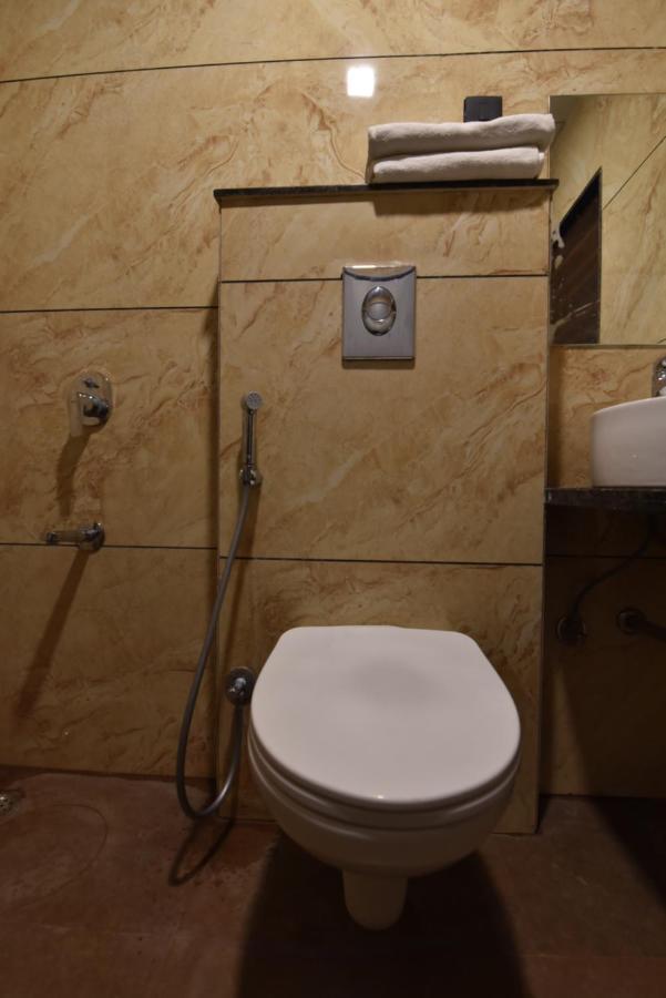 אודייפור Hotel Dosa Plaza מראה חיצוני תמונה