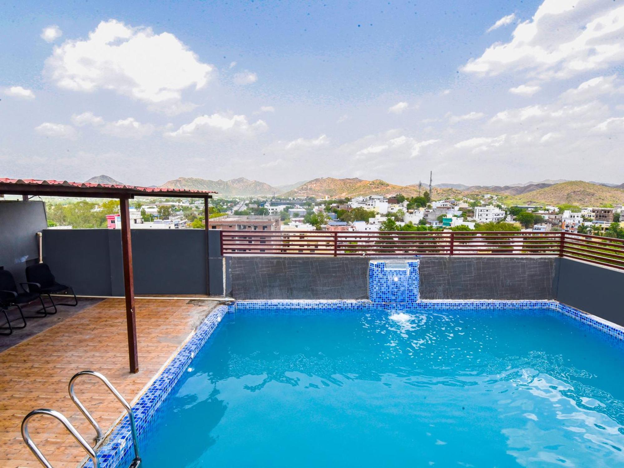 אודייפור Hotel Dosa Plaza מראה חיצוני תמונה