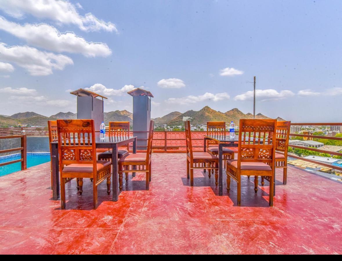 אודייפור Hotel Dosa Plaza מראה חיצוני תמונה